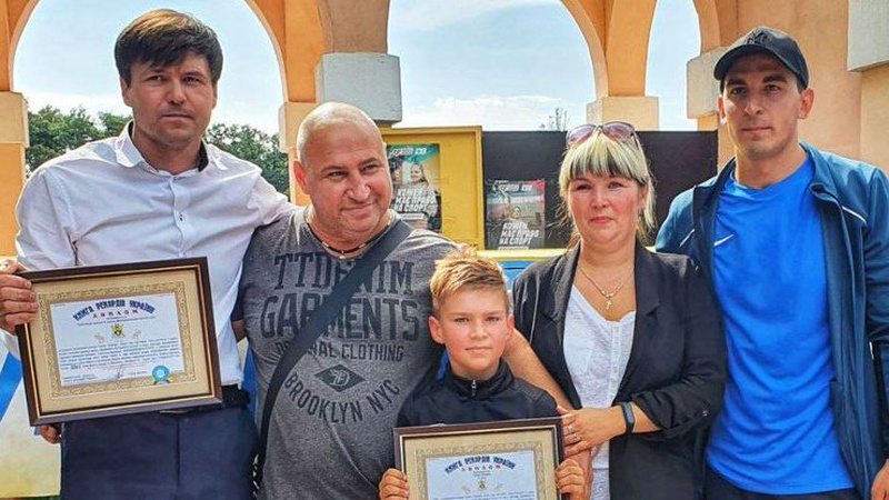 Відтиснувся від підлоги 1001 раз: 9-річний хлопчик встановив рекорд України