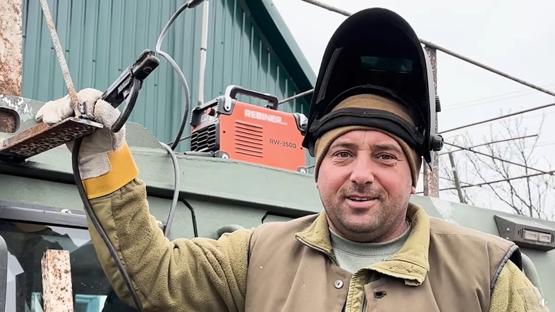 Прикордонники з Волині показали, як захищають бронетехніку від безпілотників