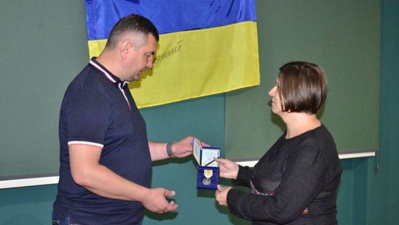До Волинського краєзнавчого музею передали нагрудний знак Валерія Залужного «За сприяння війську»