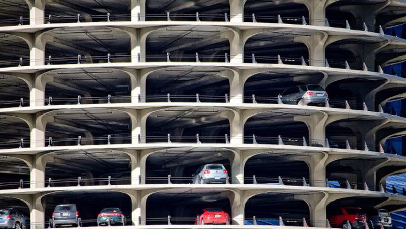 У Луцьку хочуть збудувати багаторівневий паркінг із рестораном