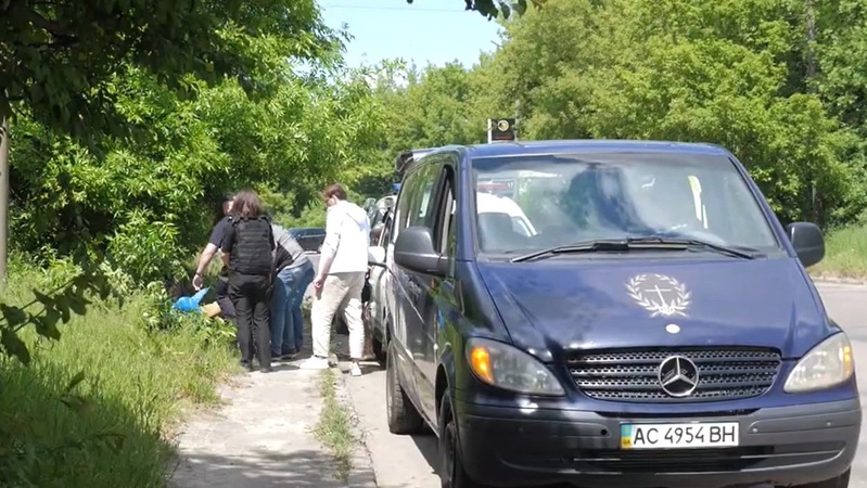 Ішов на кладовище: у Луцьку посеред вулиці раптово помер чоловік