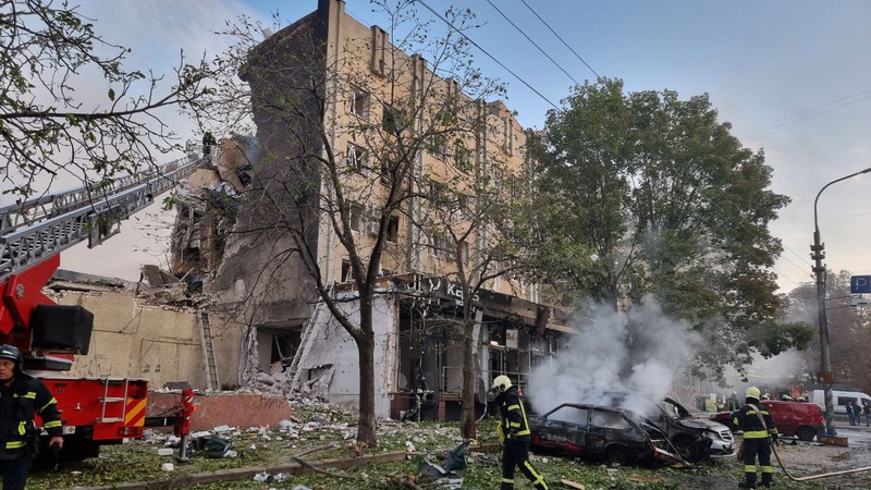 Окупанти вдарили ракетами по Черкасах: під завалами люди