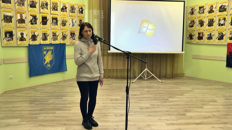 На Волині мами полонених азовців організували фотовиставку