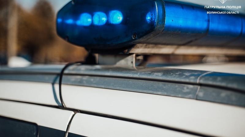 У Луцьку патрульні обшукали чоловіків із наркотиками