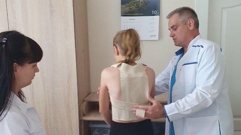 Волинські медики лікують сколіоз за допомогою фізіотерапії та лікувальної фізкультури