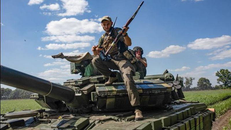 ЗСУ вразили понад 30 районів скупчення росіян і відбили низку атак під Донецьком, - Генштаб