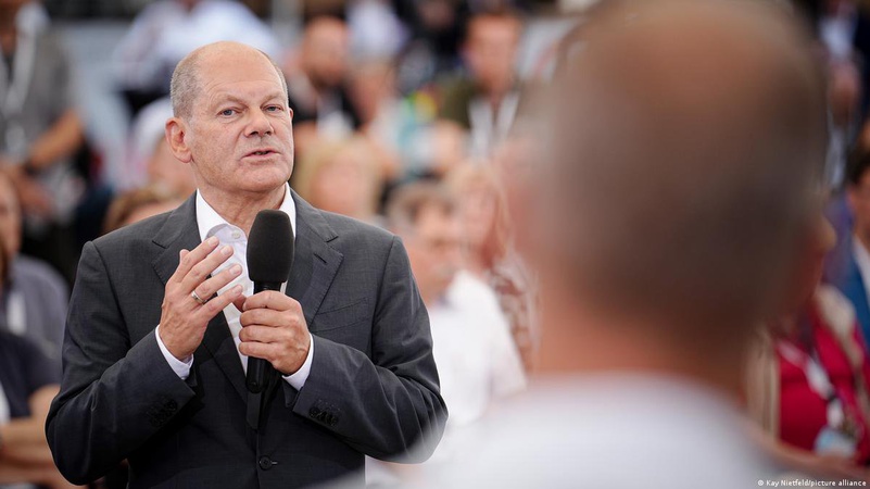 Канцлер Німеччини закликав прийняти Україну, Молдову і Грузію у ЄС