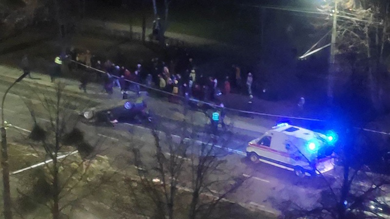 ДТП у Луцьку на Соборності: одна з автівок перевернулася