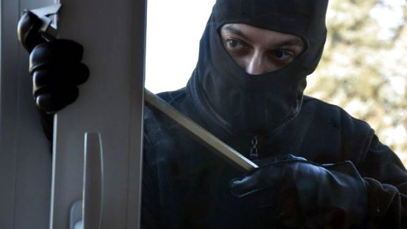 Виніс з помешкання генератор та ігрову приставку: жительку Луцька обікрав родич