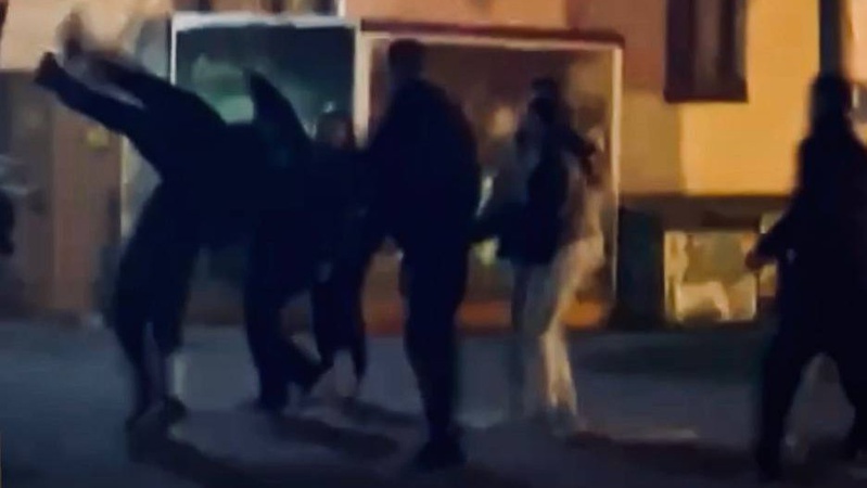 На площі Героїв у Володимирі жорстоко побилися молодики