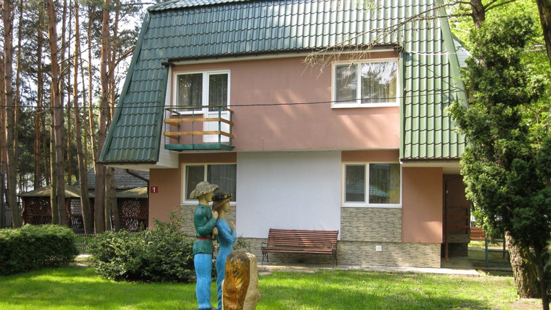 Базу відпочинку на озері Світязь продають за 4,85 млн грн