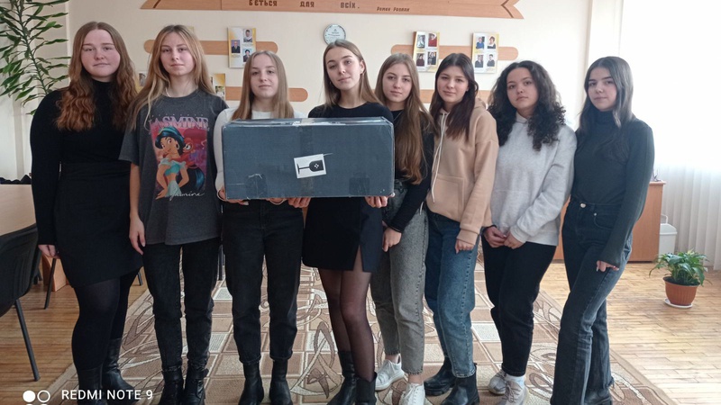 Школярі з Волині придбали Starlink для захисників