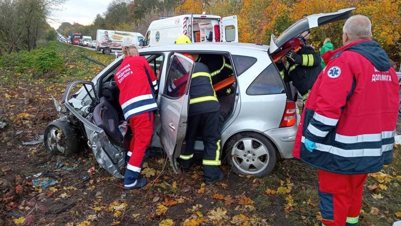 ДТП на Волині: автівку різали, щоб звільнити водійку