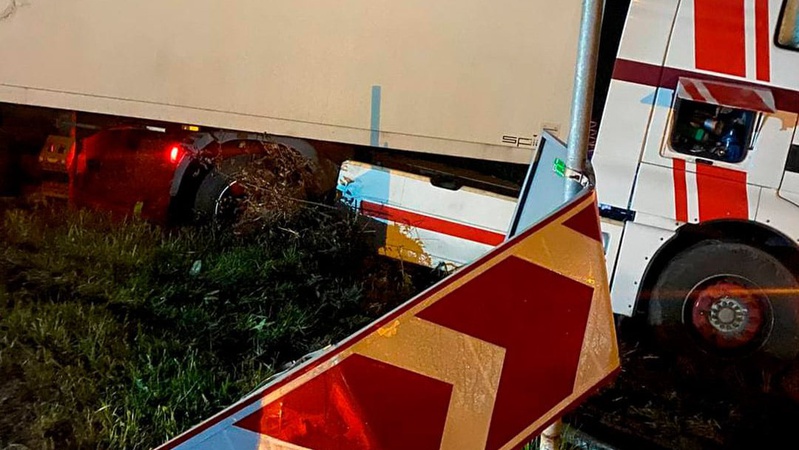 На Волині п’яний водій заснув за кермом і з’їхав з дороги