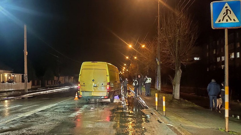 На Рівненщині - ДТП: лучанин збив неповнолітню пішохідку. ФОТО