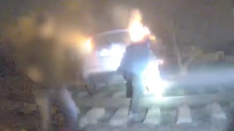 У Луцьку авто застрягло на залізничній колії: водій був напідпитку