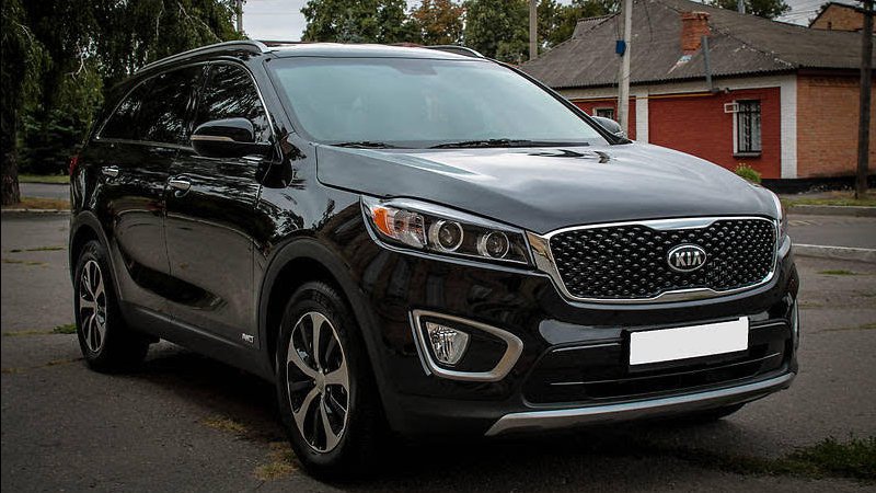 Волиняни відправили для бійців ЗСУ кросовер KIA Sorento