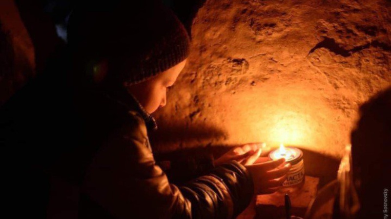 З’явилися світлини щоденника 8-річного хлопчика з блокадного Маріуполя