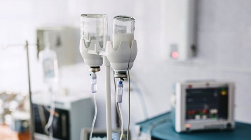 Рятують обличчя волинянина, який ледь не згорів у власному будинку