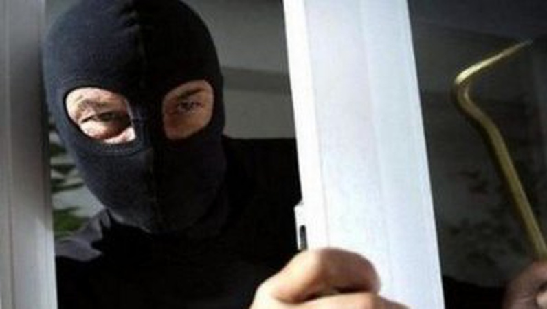 На Волині злодій проник у будинок і вкрав 19 тисяч доларів