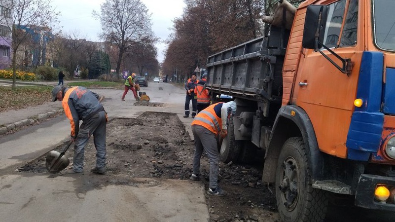 Як у Луцьку готують дороги до зими