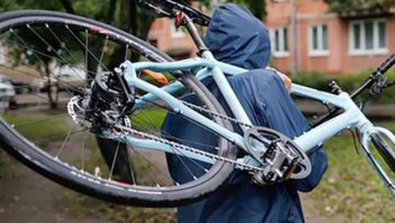 На Волині 49-річний чоловік викрав велосипед з під’їзду будинку