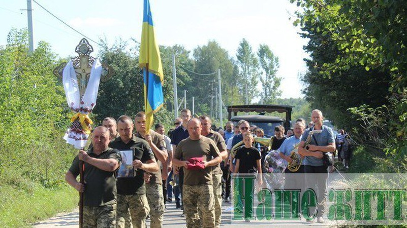 На Волині провели в останню путь Героя Олега Свинчука. ФОТО