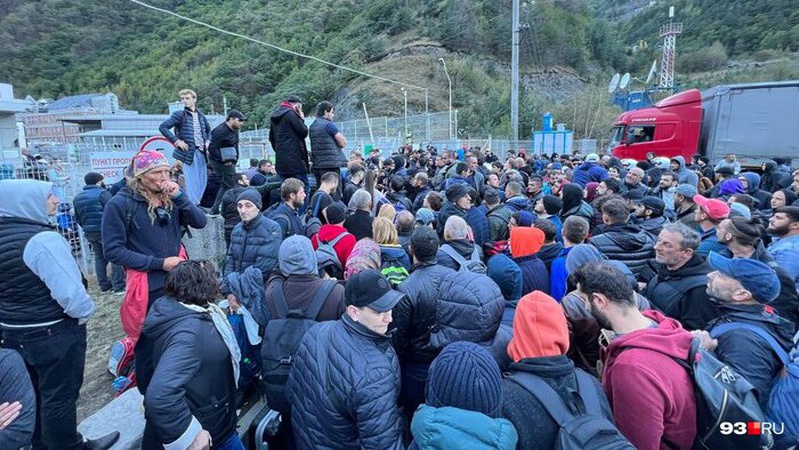 Росія почала вручати повістки на кордоні з Грузією