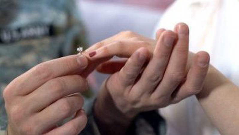 Волинський захисник одружився у своє професійне свято. ФОТО