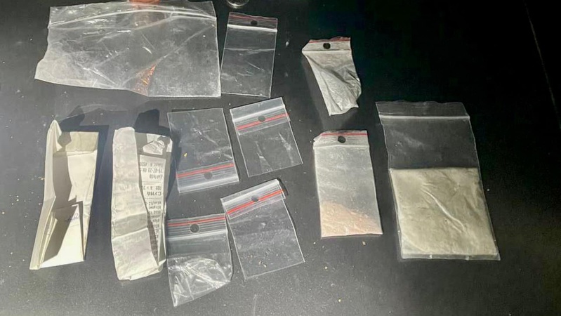 На Волині виявили трьох громадян, які мали при собі ймовірно наркотичні речовини