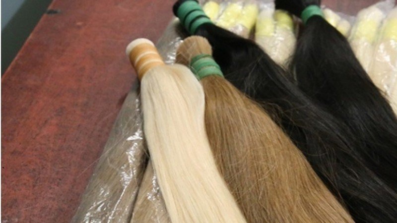 Спіймали українців, які перевозили людське волосся до Польщі