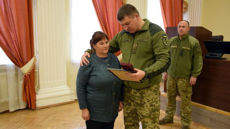 Рідним двох загиблих прикордонників з Волині вручили почесні нагороди