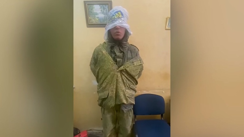 На Миколаївщині четверо російських солдатів здалися в полон місцевим жителям. ВІДЕО