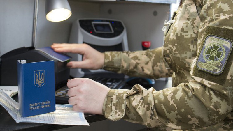 «Став опікуном» дитини, щоб виїхати за кордон: на Волині судили уродженця Дніпропетровщини