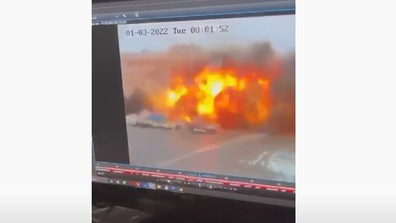 Ракета окупантів вдарила по центральній площі Харкова поблизу будівлі ОДА. ВІДЕО