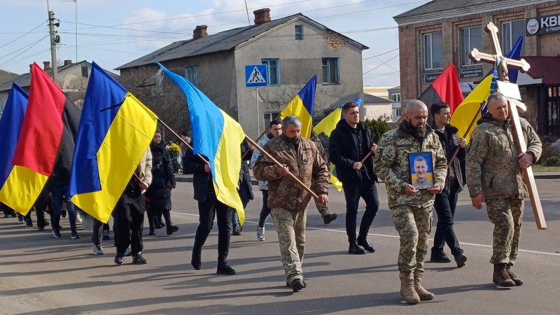 На Волині провели в останню дорогу снайпера, який півтора року вважався зниклим безвісти