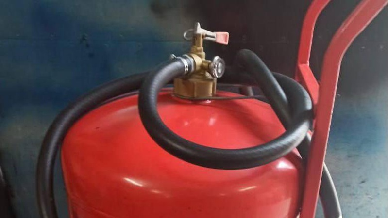 Двох волинян, які забрали вогнегасник із АЗС і завезли на блокпост, можуть посадити за ґрати