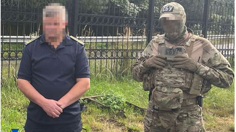 На Волині затримали двох митників, які вимагали хабарі за імпорт товарів в Україну. ФОТО