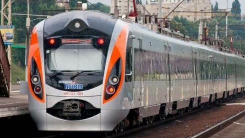 Через Волинь курсуватиме потяг, який їде до Польщі
