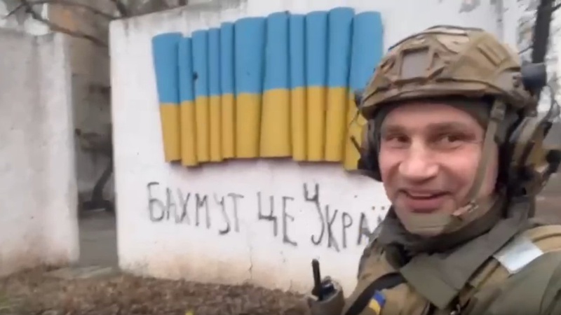 Кличко поїхав зустрічати Новий рік з бійцями в Бахмуті