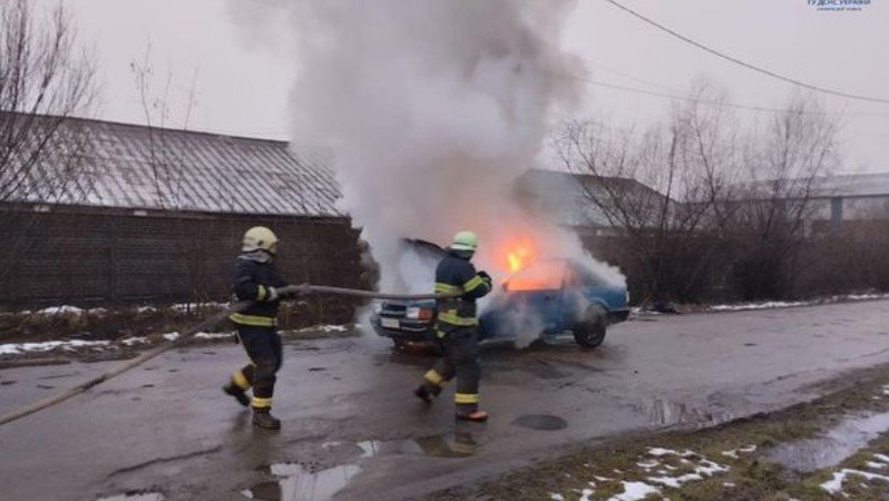 У місті на Волині горів автомобіль. ФОТО