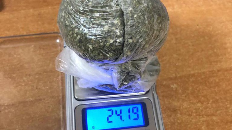 На «Ягодині» у трьох чоловіків прикордонники виявили наркотики