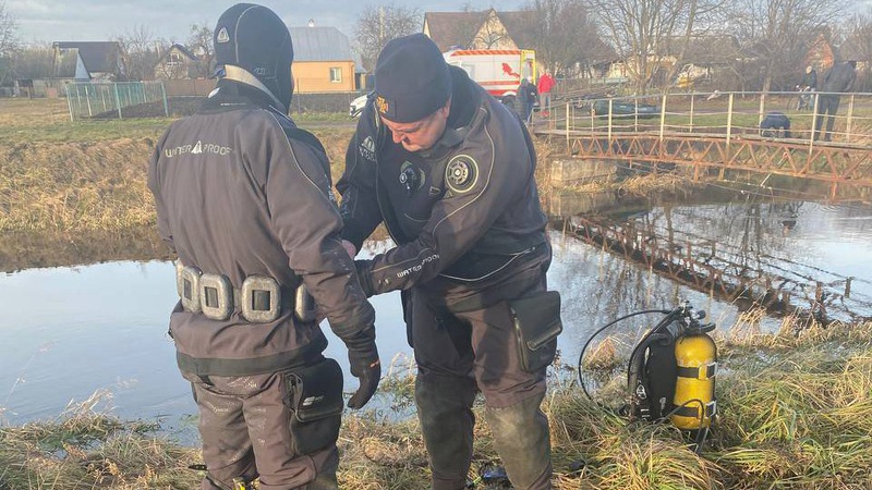 На Волині водолази шукають у річці тіло зниклої жінки. ФОТО