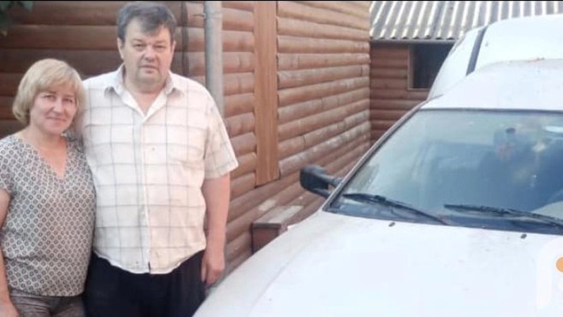 Подружжя педагогів з Волині віддало власну автівку на ЗСУ