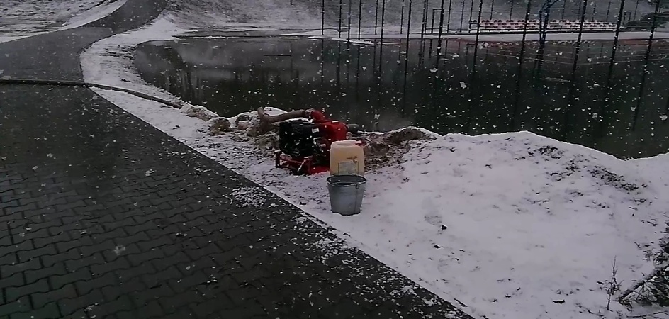 У центрі Луцька рятують спортмайданчик, в який вклали понад мільйон гривень