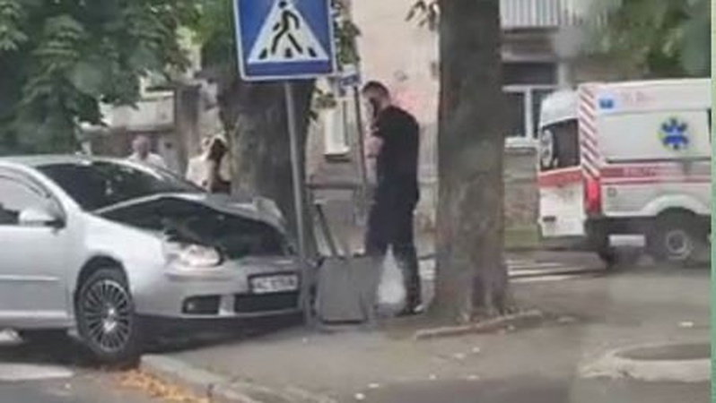 У Луцьку зіткнулися дві автівки, є постраждалі