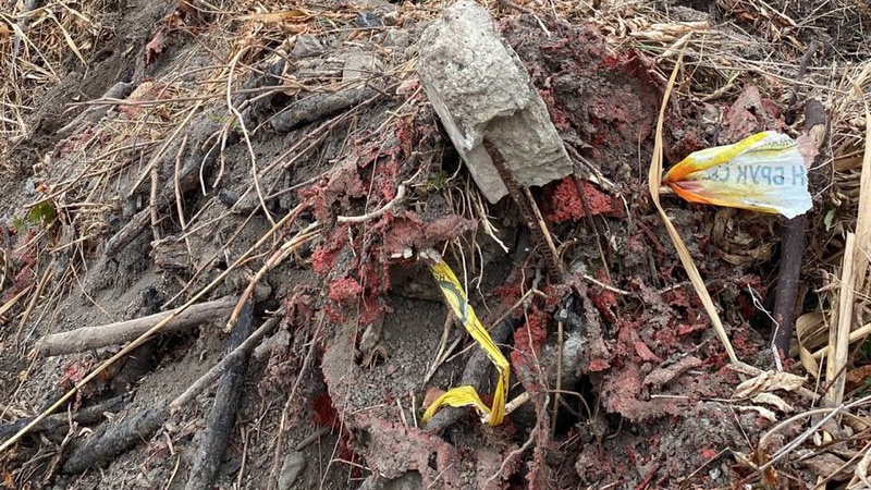 Я не я, і хата не моя: Луцькрада відповіла екоактивісту щодо будівельного сміття в парку