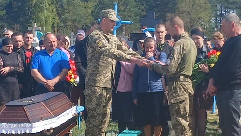 У громаді на Волині попрощалися із загиблим прикордонником Миколою Карпуком