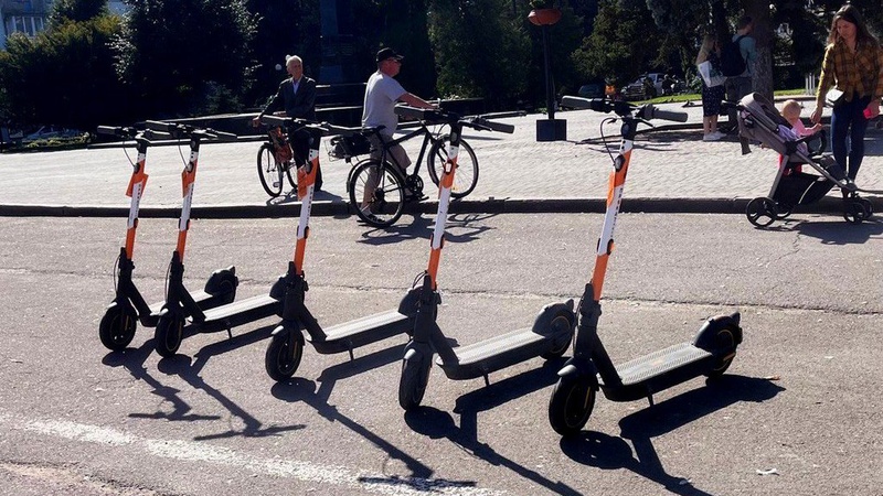 У Володимирі з’явився прокат електросамокатів