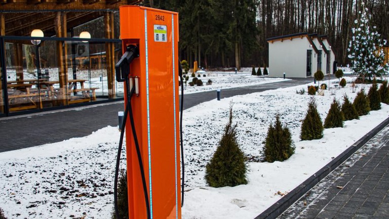 У рекреаційних комплексах Волині встановили електрозаправки